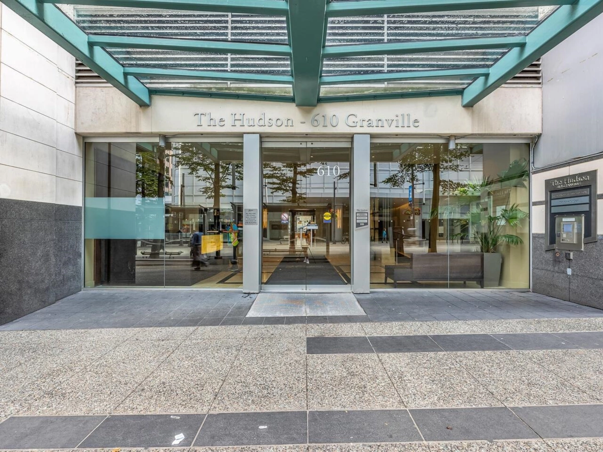 Living Room Photo of 1710 610 Granville Street, Vancouver, BC