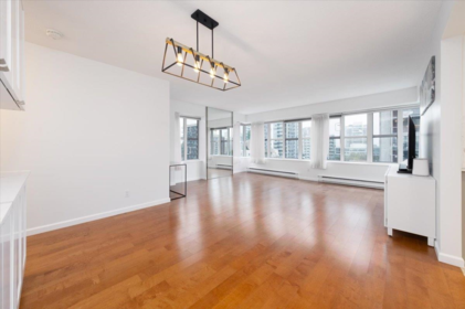 903 1555 Eastern Avenue, North Vancouver, BC, North Vancouver — Apartment/Condo for sale