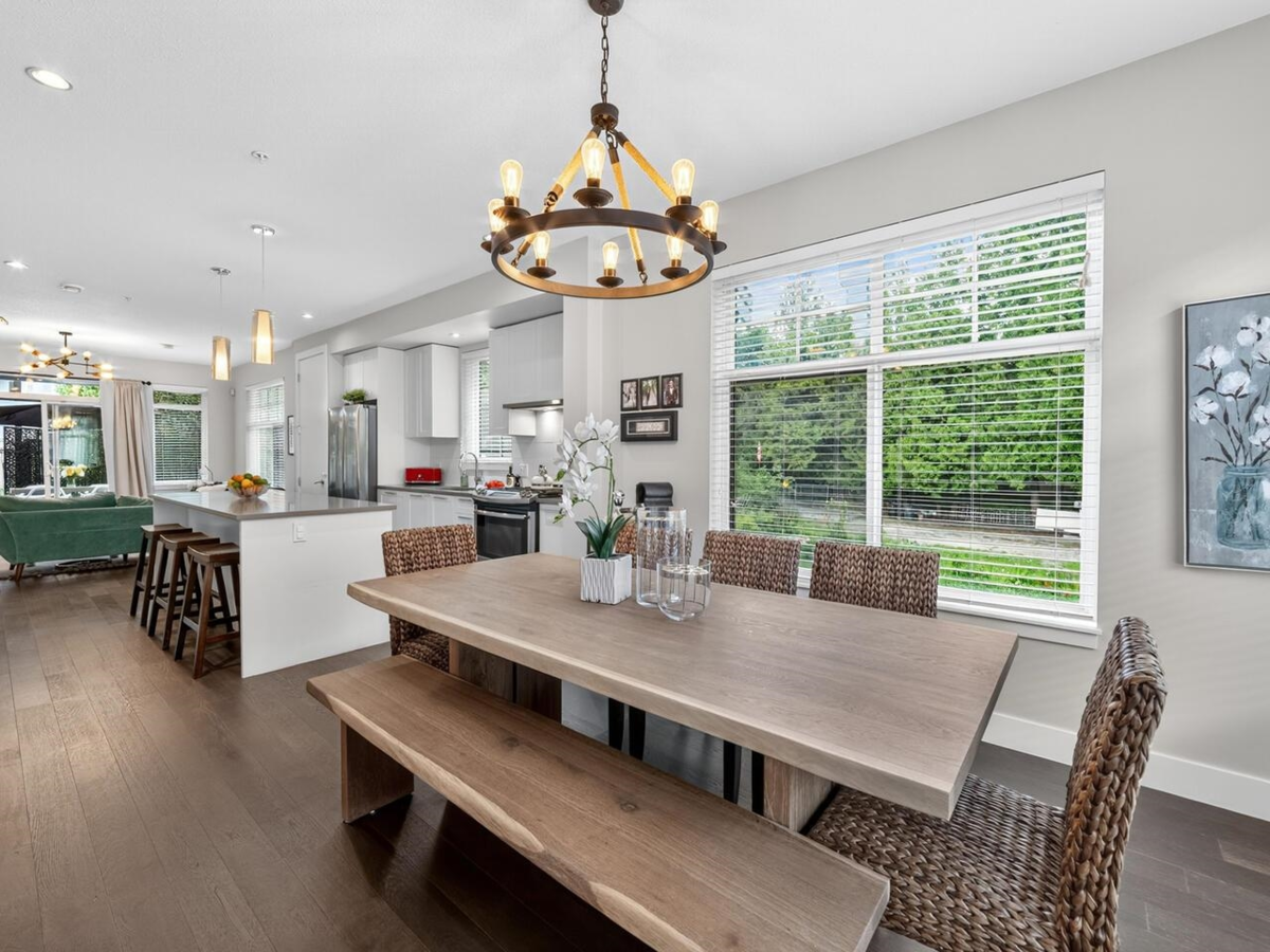 Dining Area Photo of 6 5068 Savile Row, Burnaby, BC