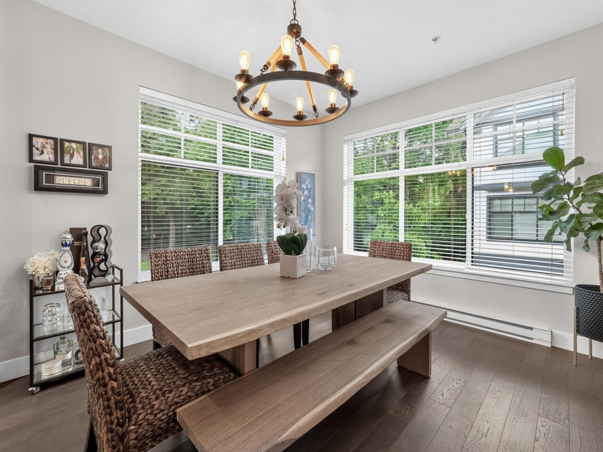 Kitchen Photo of 6 5068 Savile Row, Burnaby, BC