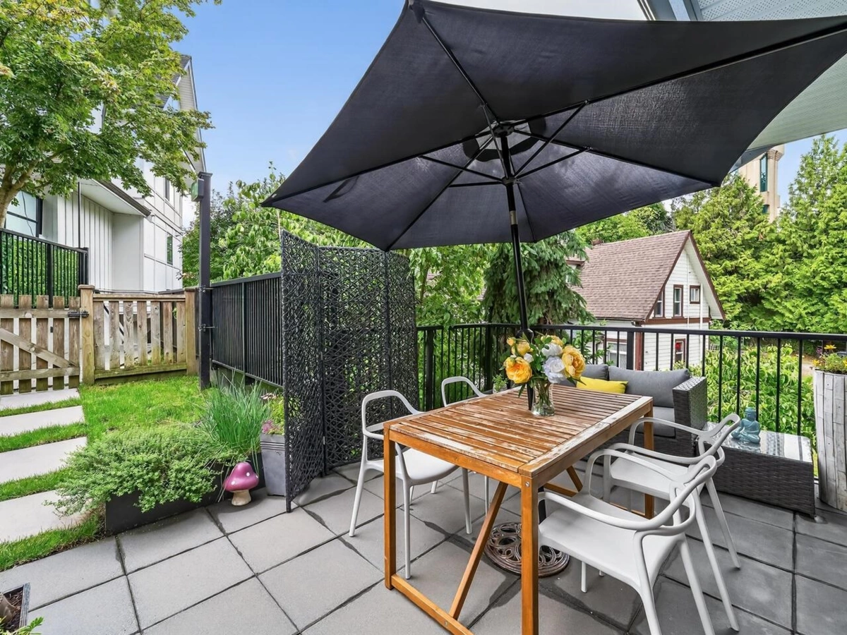Powder Room Photo of 6 5068 Savile Row, Burnaby, BC