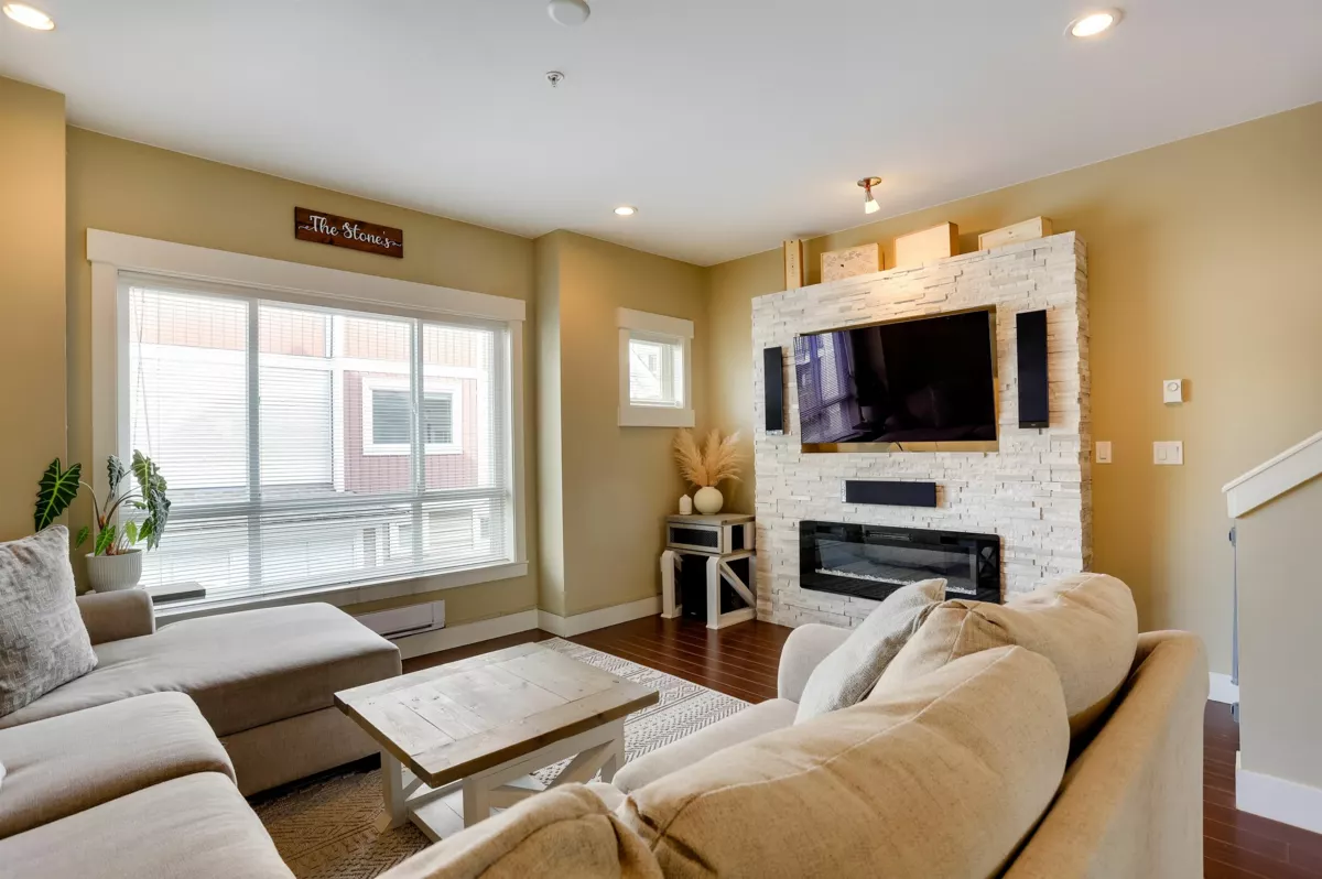 Family Room Photo of 17 7298 199a Street, Langley, BC