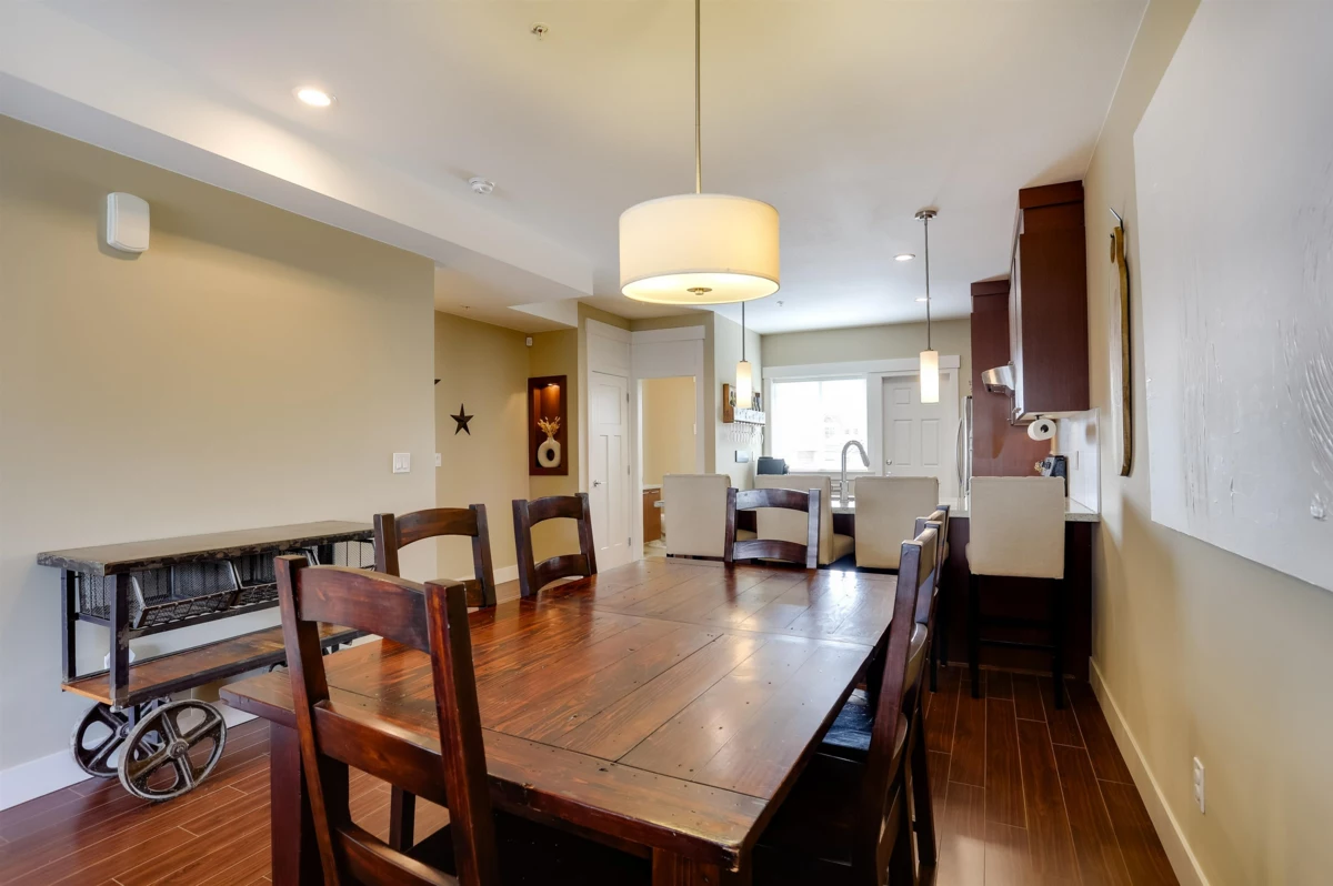 Kitchen Island Photo of 17 7298 199a Street, Langley, BC