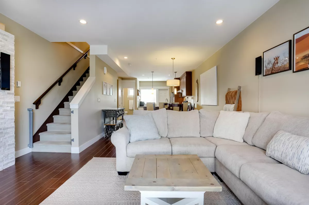 Kitchen Photo of 17 7298 199a Street, Langley, BC