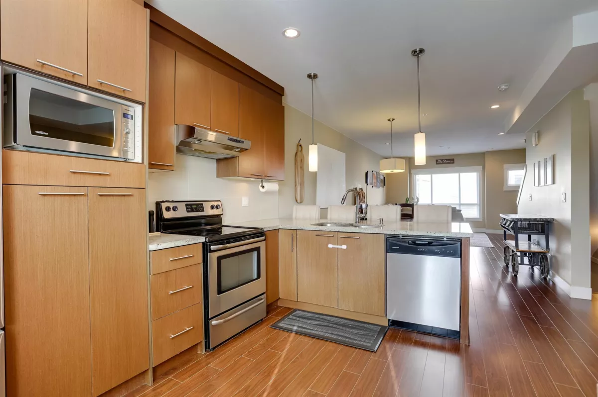 Primary Bathroom Photo of 17 7298 199a Street, Langley, BC