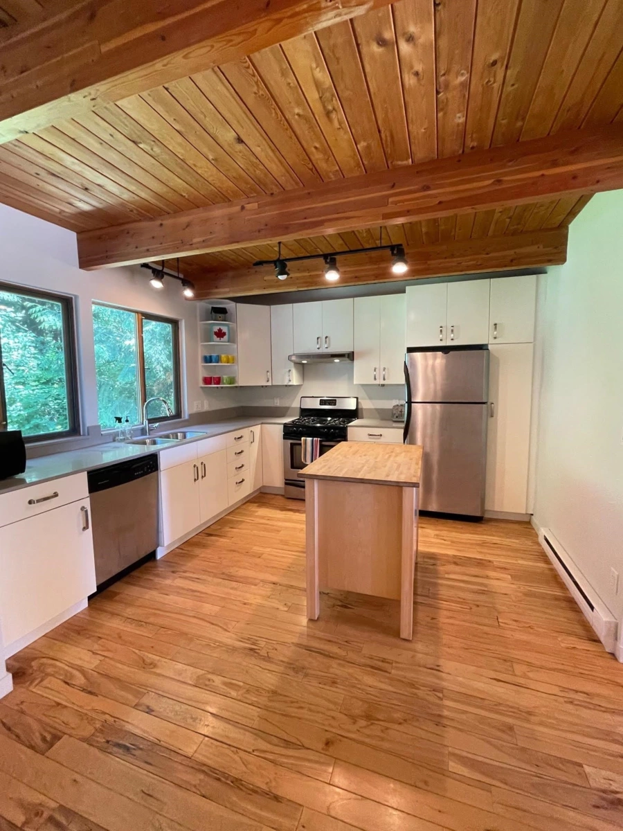 Guest Bathroom Photo of 2617 Sunshine Coast Highway, Roberts Creek, BC