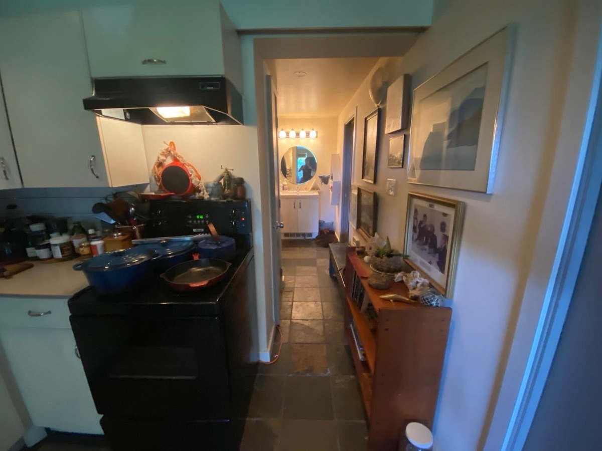 Primary Bathroom Photo of 2617 Sunshine Coast Highway, Roberts Creek, BC