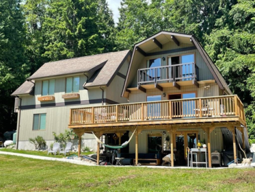 2617 Sunshine Coast Highway, Roberts Creek, BC, Roberts Creek — 2 bed single family residence for sale