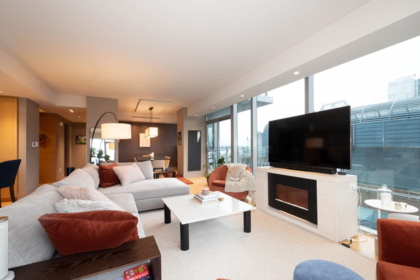 Breakfast Nook Photo of 3202 667 Howe Street, Vancouver, BC