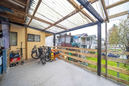 Mudroom Photo of 4940 Killarney Street, Vancouver, BC