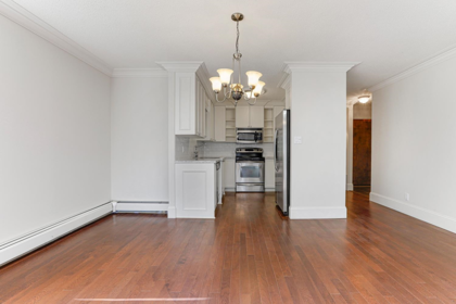 302 1442 Foster Street, White Rock, BC, White Rock — Apartment/Condo for sale