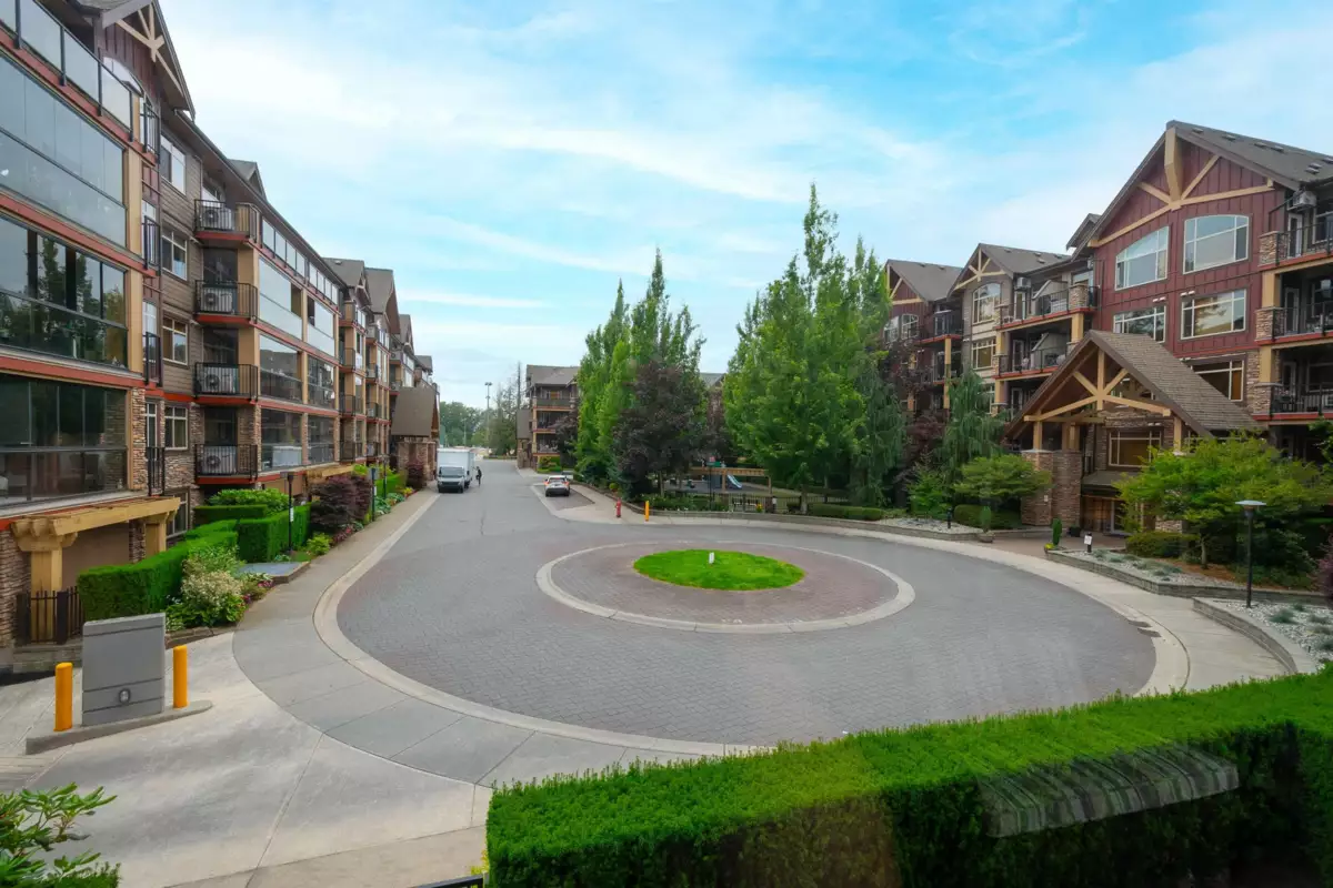 Swimming Pool Photo of 282 8288 207a Street, Langley, BC