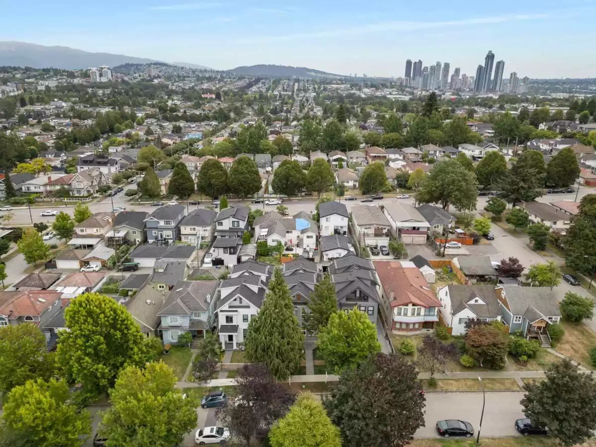 Community Amenities Photo (Clubhouse) of 2 1160 Rossland Street, Vancouver, BC