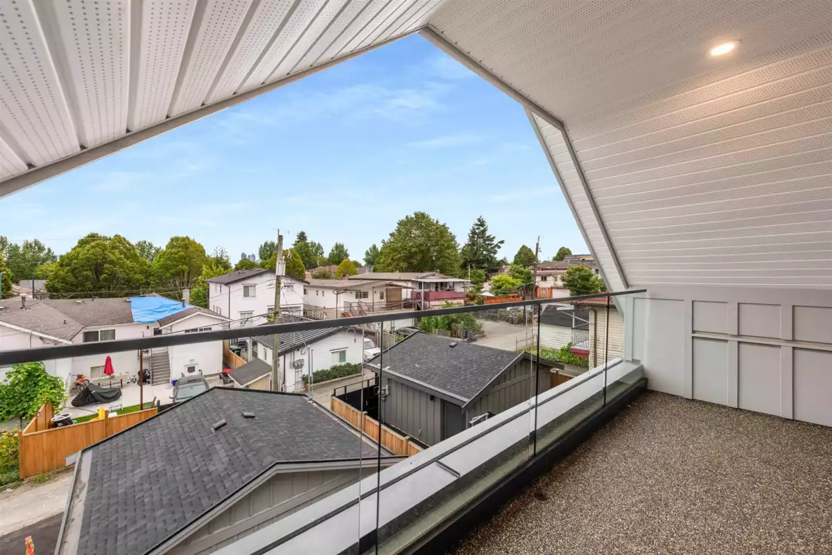 Outdoor Deck Photo of 2 1160 Rossland Street, Vancouver, BC