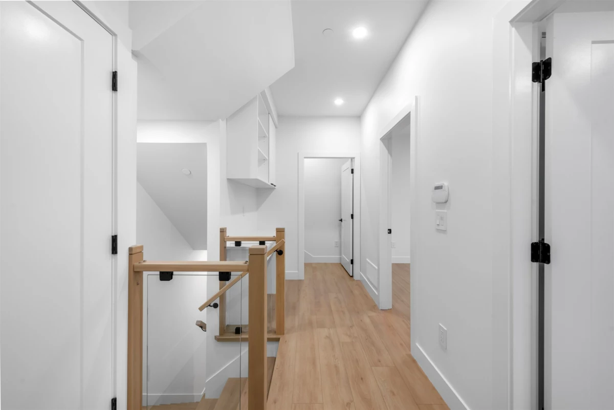 Powder Room Photo of 2 1160 Rossland Street, Vancouver, BC