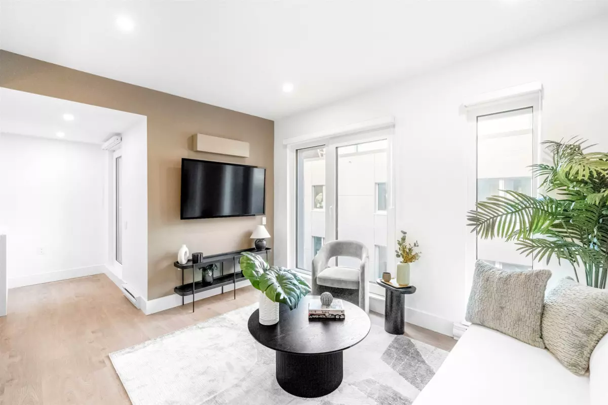 Dining Area Photo of 2069 E 1st Avenue, Vancouver, BC