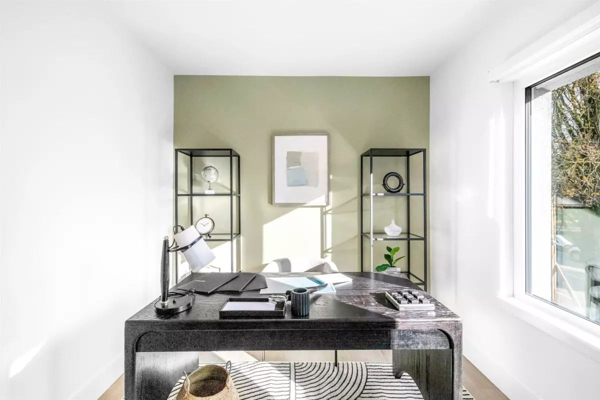 Entry Foyer Photo of 2069 E 1st Avenue, Vancouver, BC