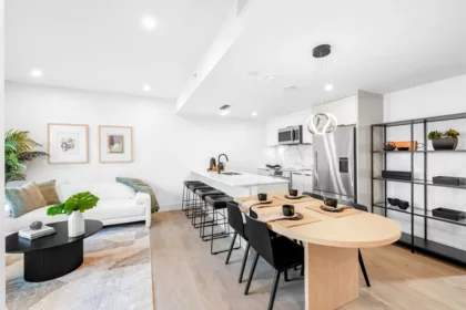 2069 E 1st Avenue, Vancouver, BC, Vancouver — 3 bed townhouse for sale