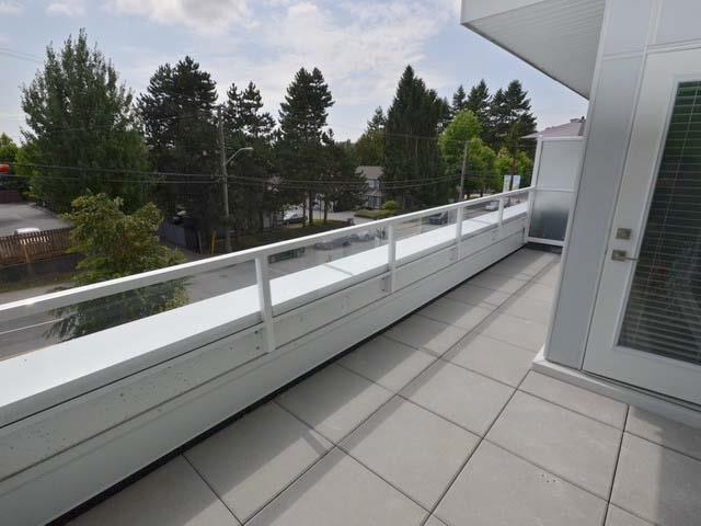 Living Room Photo of 104 9015 120 Street, Delta, BC