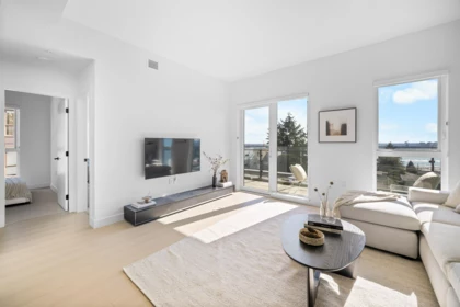 509 422 E 3rd Street, North Vancouver, BC