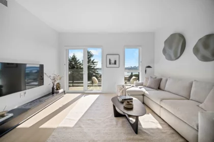 509 422 E 3rd Street, North Vancouver, BC