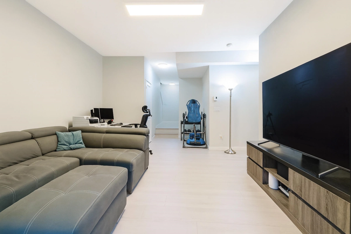 Hallway Photo of 124 1350 Mitchell Street, Coquitlam, BC