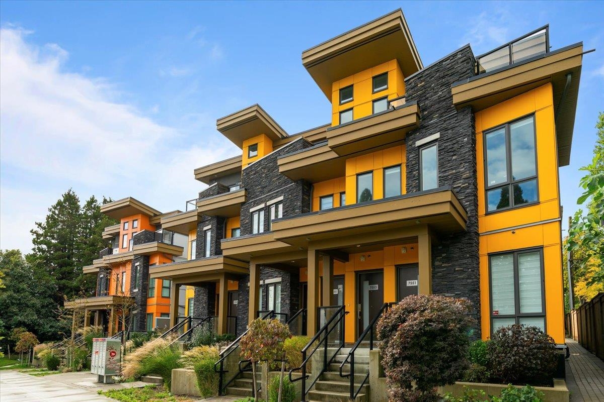 Exterior Front Photo of 7553 Oak Street, Vancouver, BC