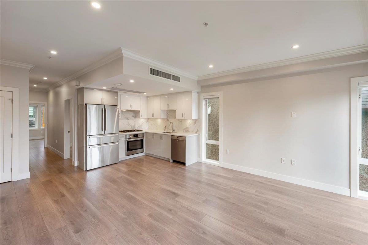 Family Room Photo of 7553 Oak Street, Vancouver, BC