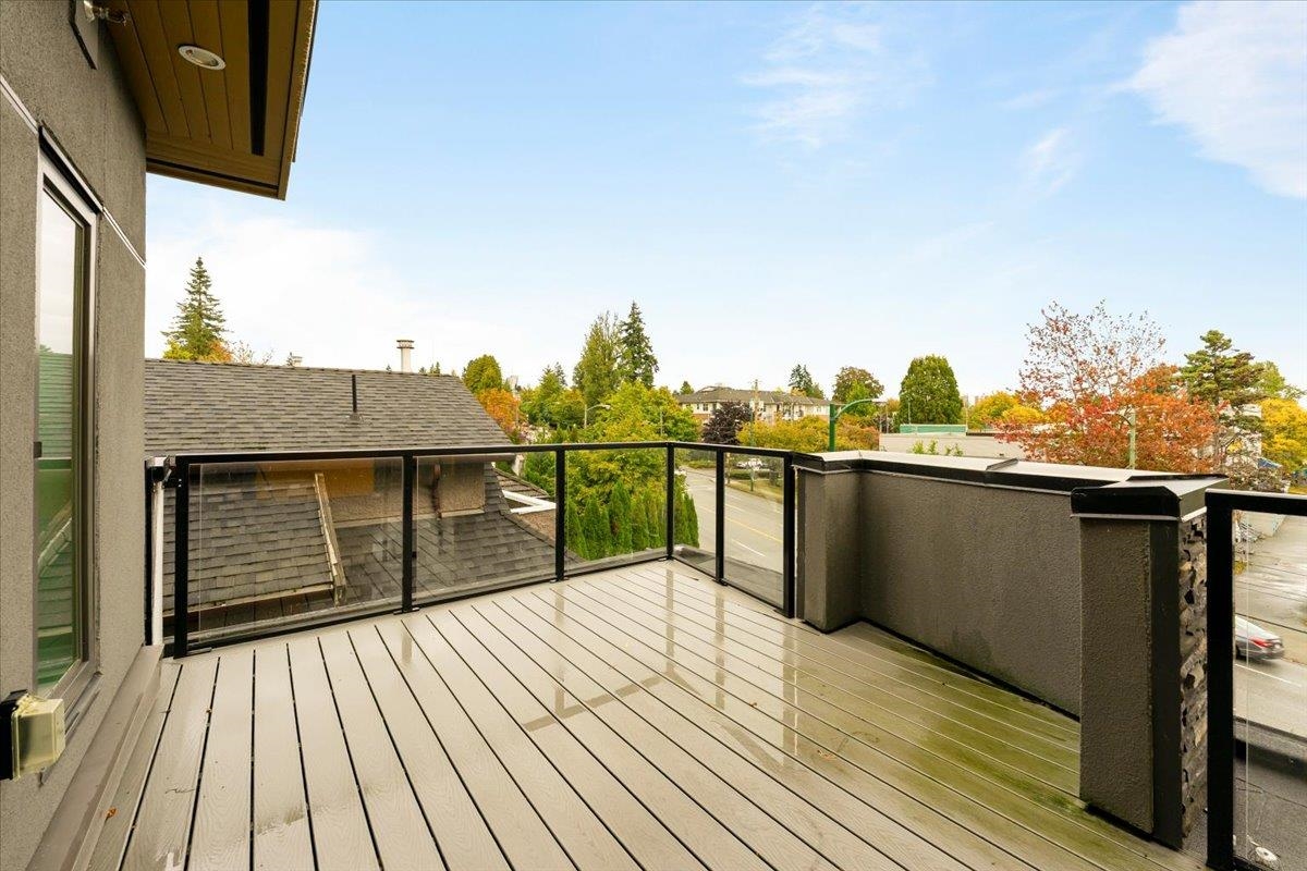 Garden / Landscaping Photo of 7553 Oak Street, Vancouver, BC