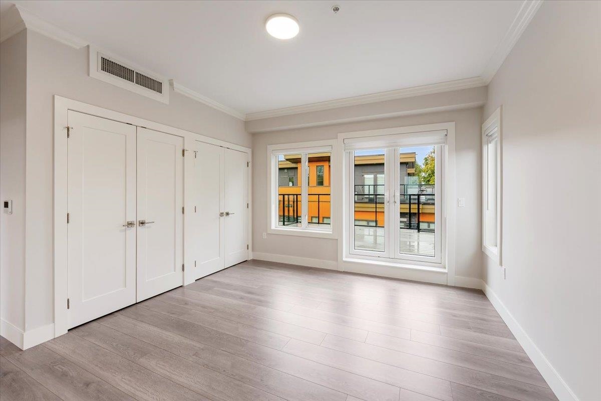 Laundry Room Photo of 7553 Oak Street, Vancouver, BC