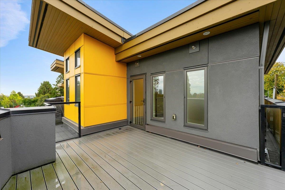Outdoor Deck Photo of 7553 Oak Street, Vancouver, BC