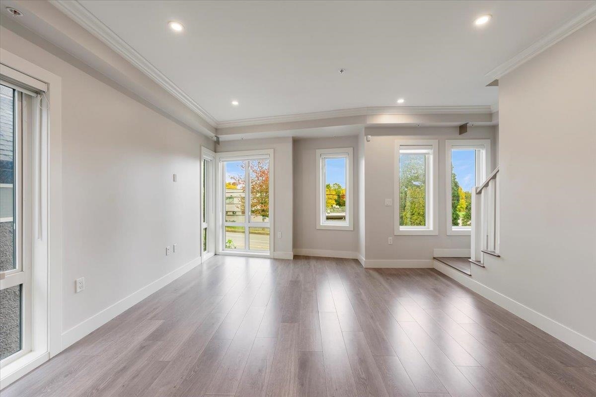 Primary Bathroom Photo of 7553 Oak Street, Vancouver, BC