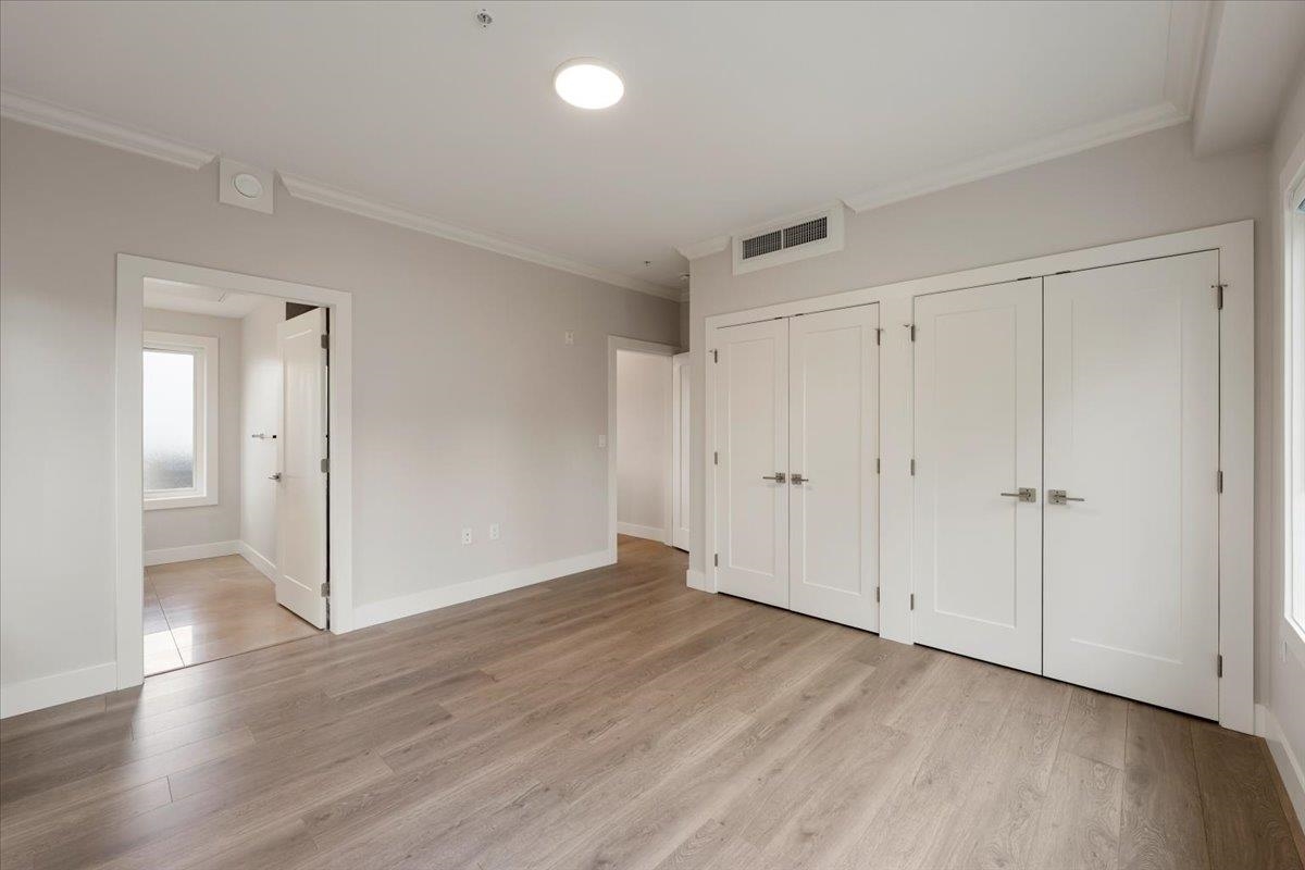 Walk-In Closet Photo of 7553 Oak Street, Vancouver, BC