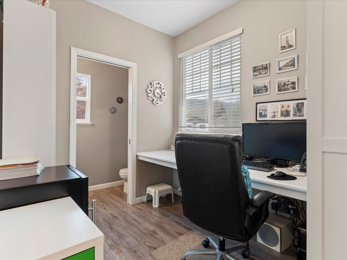 Office / Den Photo of 4330 Bill Reid Terrace, Abbotsford, BC
