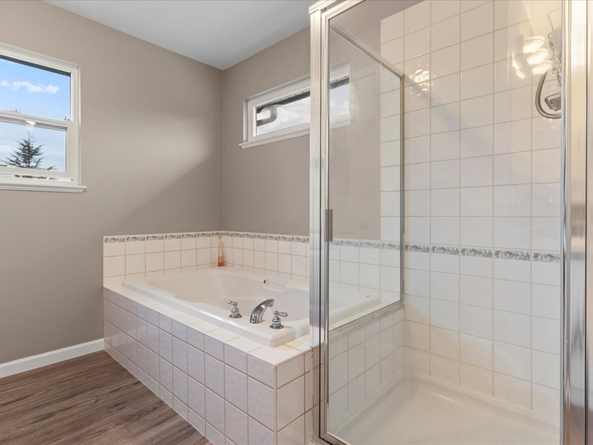 Primary Bathroom Photo of 4330 Bill Reid Terrace, Abbotsford, BC