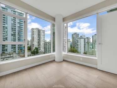 Powder Room Photo of 905 1221 Bidwell Street, Vancouver, BC