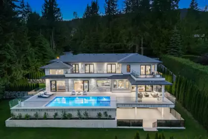 360 Southborough Drive, West Vancouver, BC, West Vancouver — Single Family Residence for sale