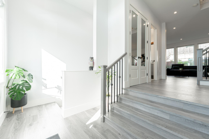Guest Bathroom Photo of 16755 16a Avenue, Surrey, BC