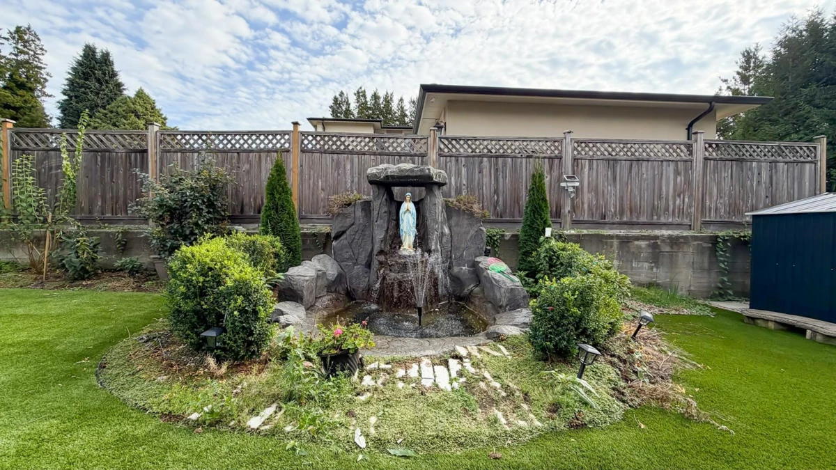 Community Amenities Photo (Clubhouse) of 5302 Springdale Court, Burnaby, BC