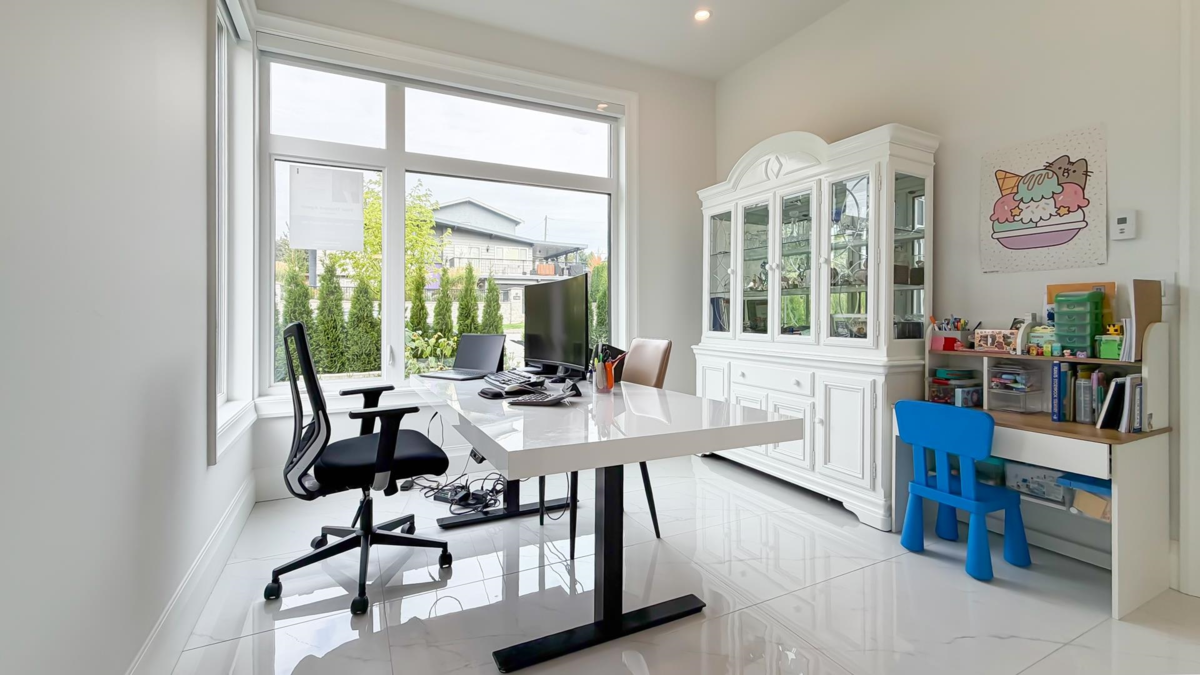 Entry Foyer Photo of 5302 Springdale Court, Burnaby, BC