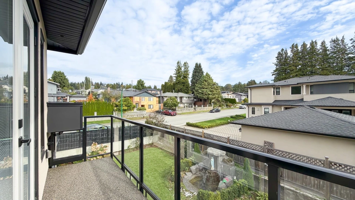 Powder Room Photo of 5302 Springdale Court, Burnaby, BC