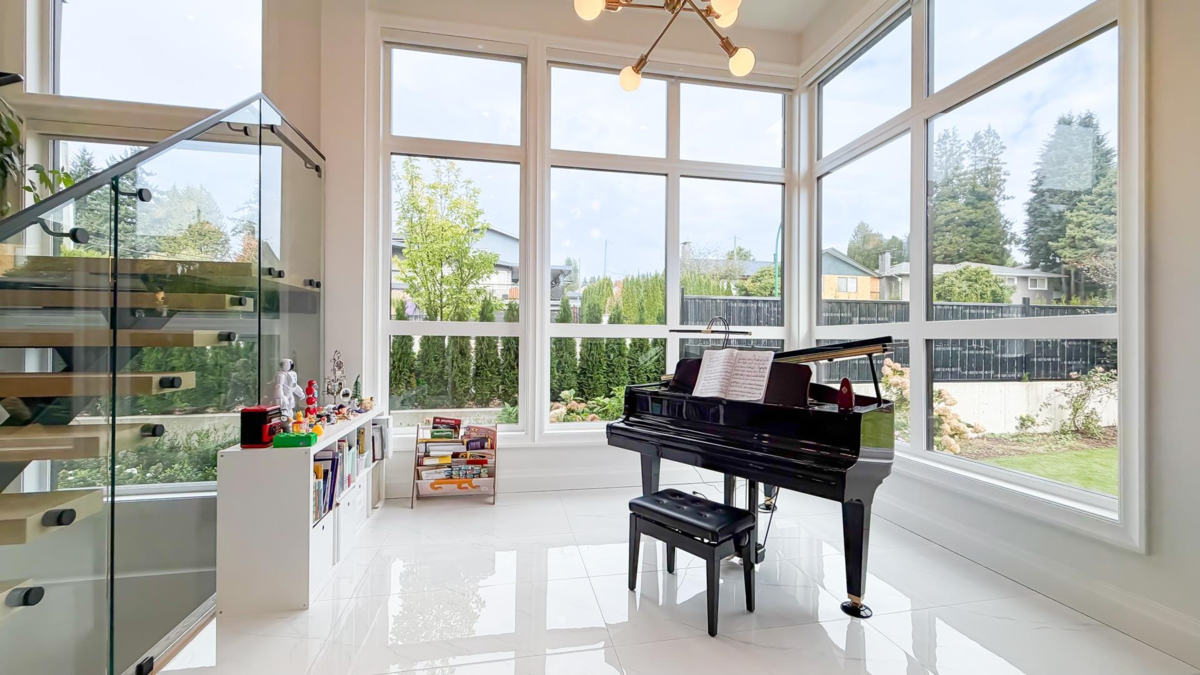 Primary Bathroom Photo of 5302 Springdale Court, Burnaby, BC
