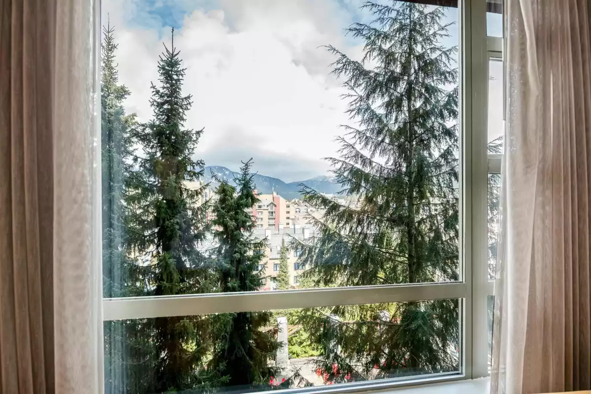 Kitchen Island Photo of 783 4090 Whistler Way, Whistler, BC