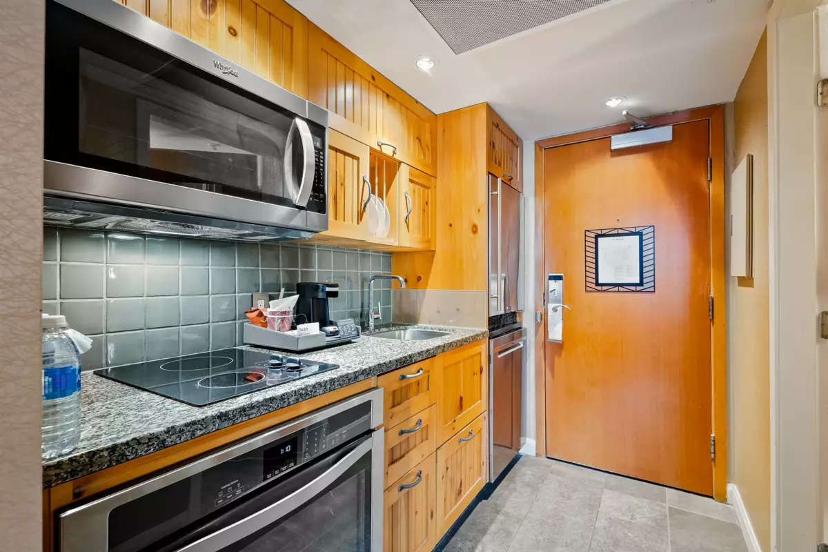 Primary Bathroom Photo of 783 4090 Whistler Way, Whistler, BC