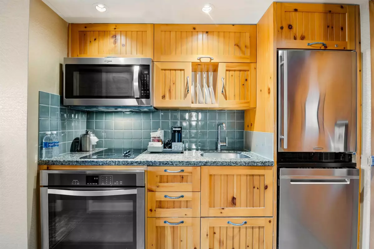 Walk-In Closet Photo of 783 4090 Whistler Way, Whistler, BC