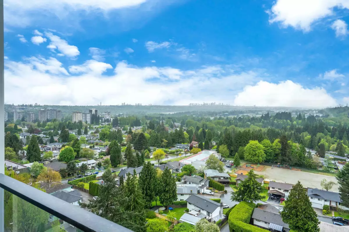 Entry Foyer Photo of 1303 691 North Road, Coquitlam, BC