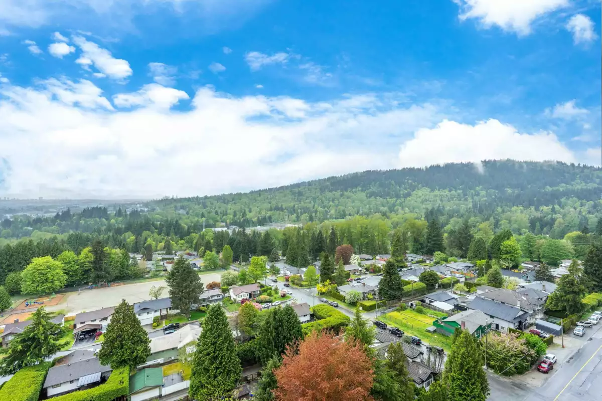 Hallway Photo of 1303 691 North Road, Coquitlam, BC