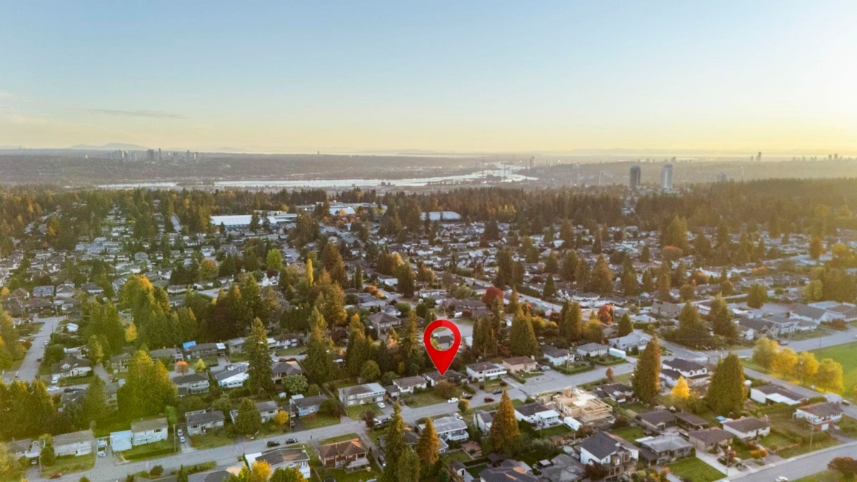 Kitchen Photo of 1750 Regan Avenue, Coquitlam, BC