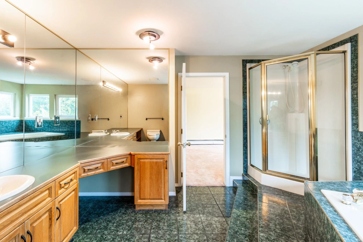 Basement Recreation Room Photo of 8072 170a Street, Surrey, BC