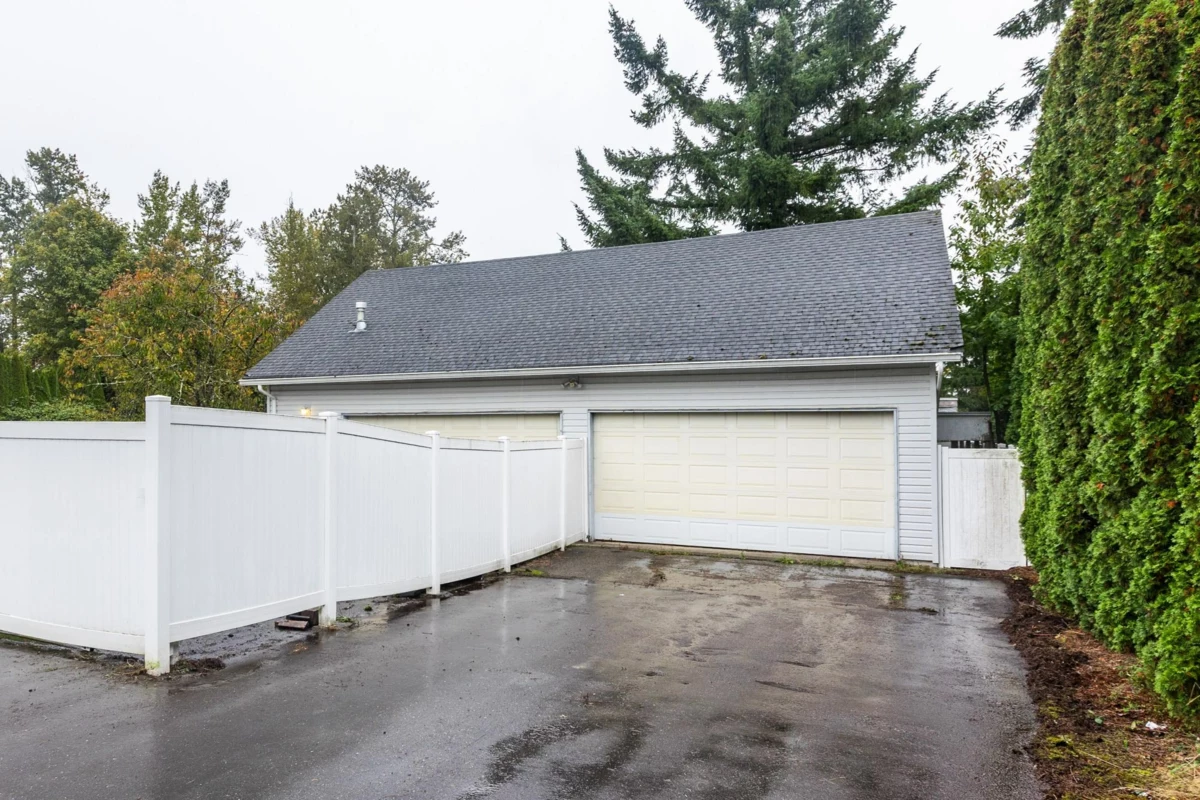 Fitness Center Photo Near 8072 170a Street, Surrey, BC